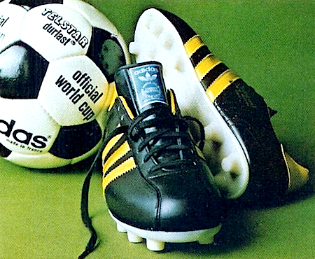 adidas World-Cup 74 football boots / Telstar Durlast football